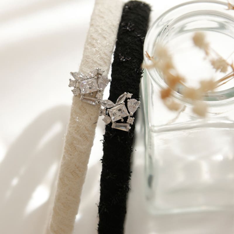 

J.Lauren Белый Кубическое Сердце Поинт Твид Повязка для волос H01083 black