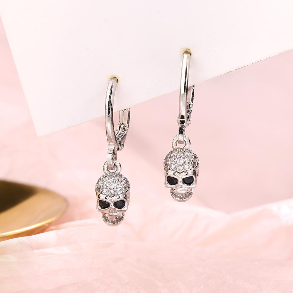 Sijing Tide Cool Horror Ghost Head Ear Buckle Trend Earrings Zircon Black Eyes Skull Earrings