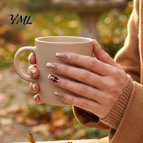 Leaf Pattern Nail Art Autumn Stickers, Waterproof Fall Maple Leaves Manicure Decorations Decals, Self-Adhesive Stickers for Women and Girls Decals