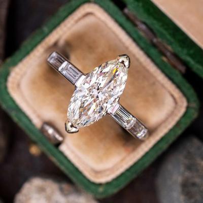 Huitan Stilvoller Marquise Zirkonia Ring Damen Luxus Ehering Zirkon Wunderschöne Kupferfarbe Finger Accessoires für Verlobung