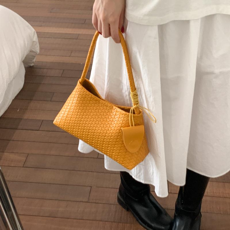 

Niche design bag women s 2025 new popular fashion summer shoulder bag super popular commuter armpit bag жёлтый