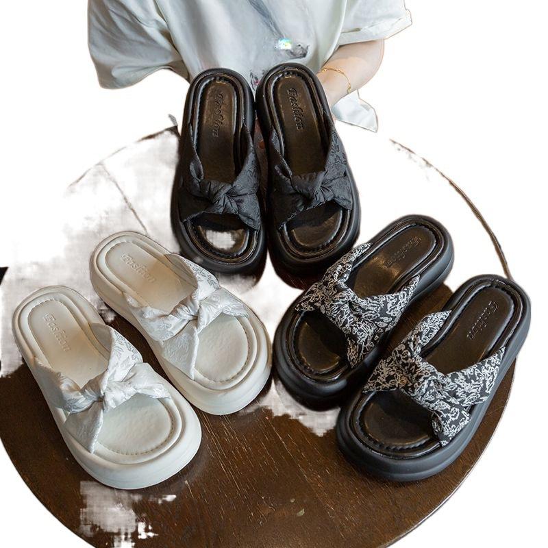 Wear The New Thick-soled Casual Beach Shoes Outside for A Fashionable and Versatile One-shoulder Flip-flops