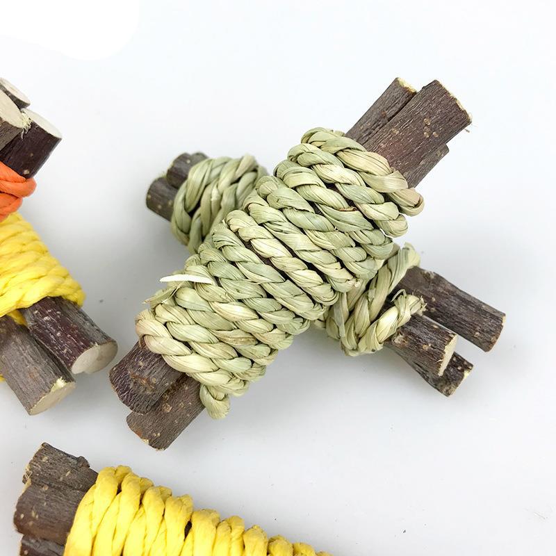 Rabbit Chew Toy Organic Natural Apple Wood Grass Cake Pet Bunny Teeth Grinding Toy For Chinchilla Guinea Pigs Hamsters