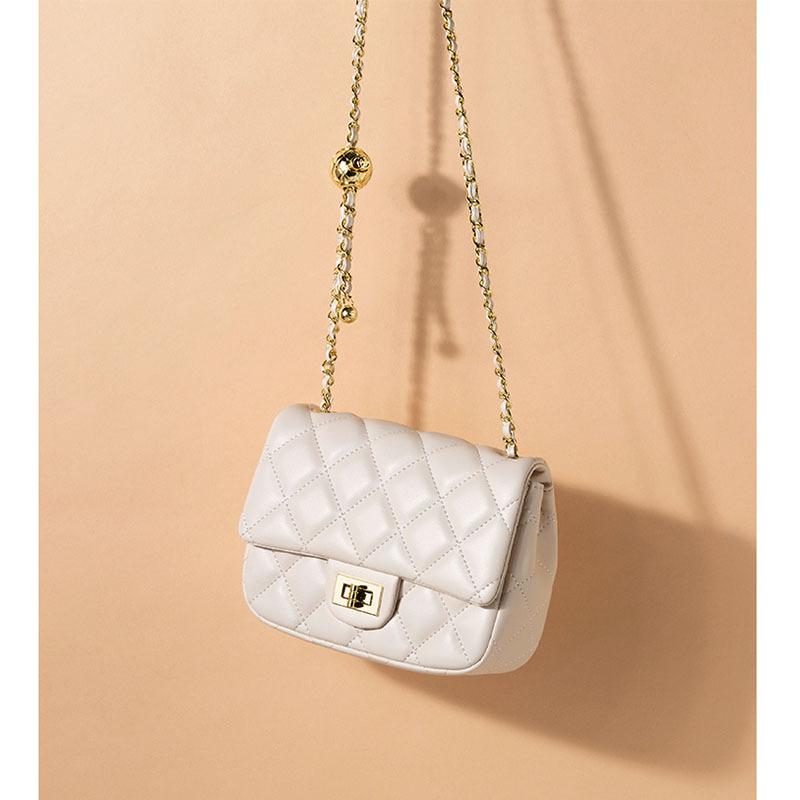

Сумка Xiaoxiangfeng Golden Ball 2024, новая сумка через плечо, женская сумка, универсальная сумка с ромбовидной цепочкой, маленькая сумка на одно плечо в стиле ретро белый