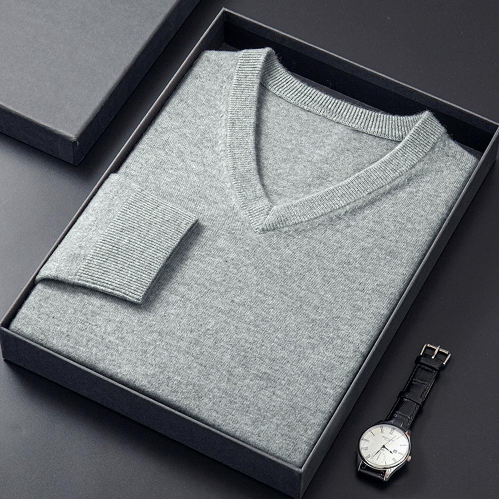 Мужской осенний свитер с v-образным вырезом — фото 13