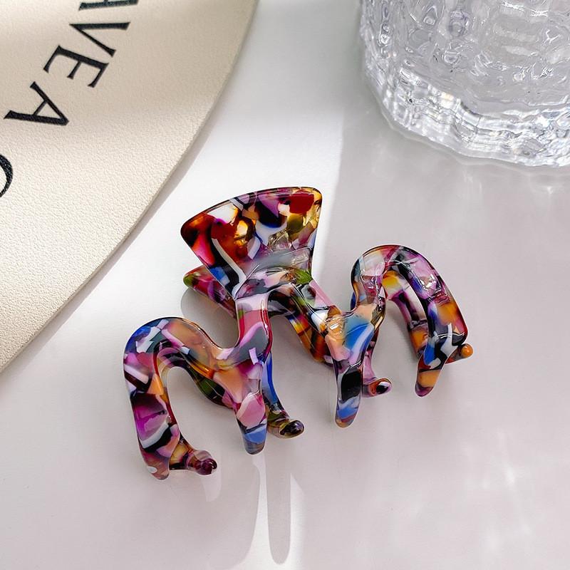 Fashionable Acetate Hair Claw Clip For Women With Colorful Designs And Geometric Lines