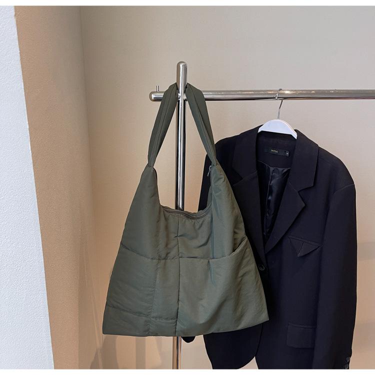 Commuter versatile large-capacity bag women's new fashion casual nylon shoulder bag