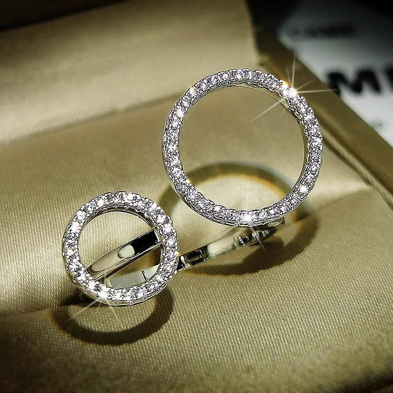 

Elegant Asymmetric Sparkling Diamond Zipper Ring for Women - Trendy European and American Fashion Statement
