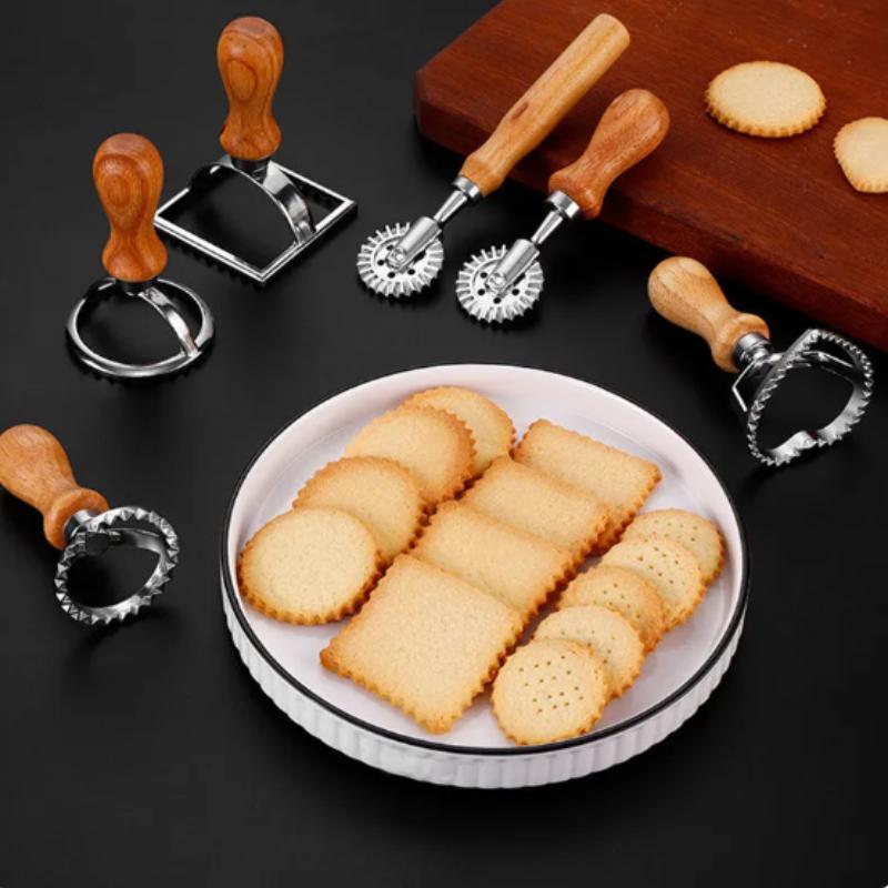 9 Styles Ravioli Cutter Pastry Press Mold with Wooden Handle Dumpling Lace Embossing Device Cookie Pasta Baking Tools Kitchen