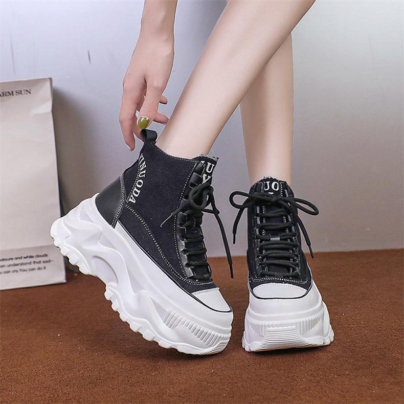 Scarpe da papà primaverili e autunnali Edizione coreana Scarpe semplici da donna con suola spessa che aumentano l'altezza Casual Internet Red High Top Scarpe sportive