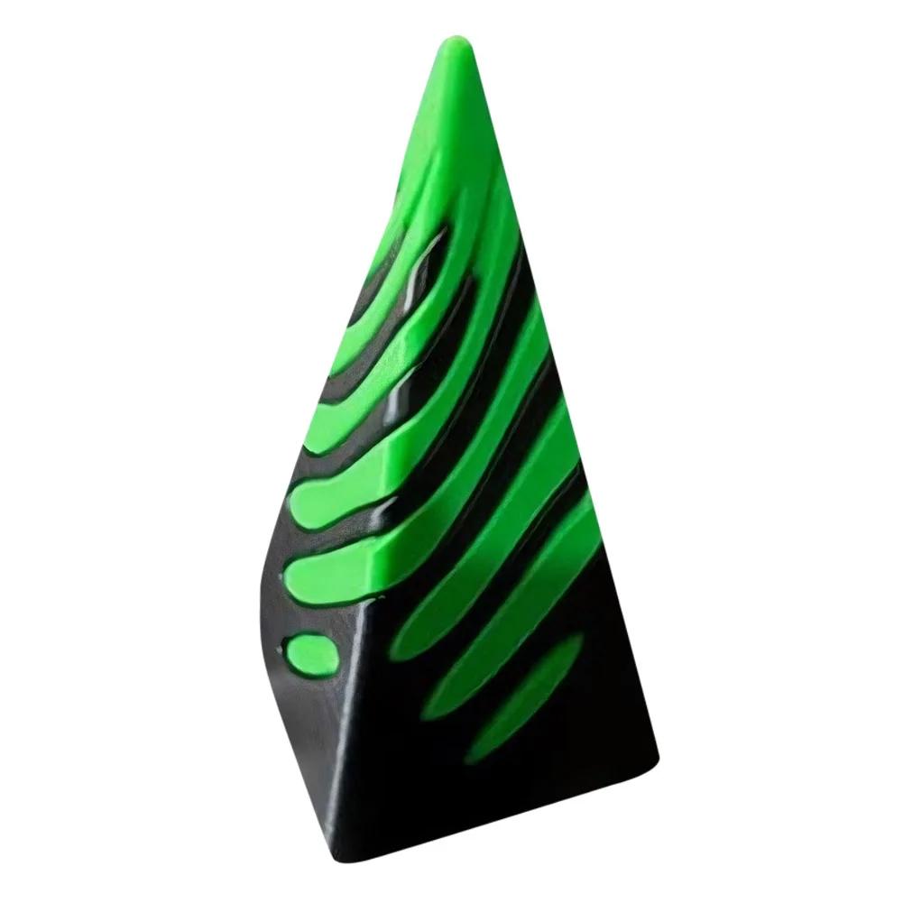 3D tištěná hračka se spirálovým kuželem Nemožný průchod pyramidou Socha průchod pyramidou Fidget Hračka Mini Vortex Thread Illusion