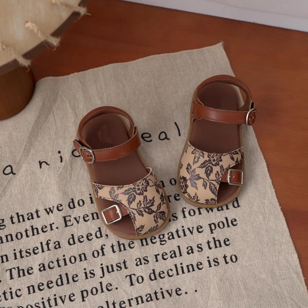 Fashion girls' sandals summer new girls' Roman sandals soft soled girl flat shoes anti slip girls' shoe retro child sandals shoe