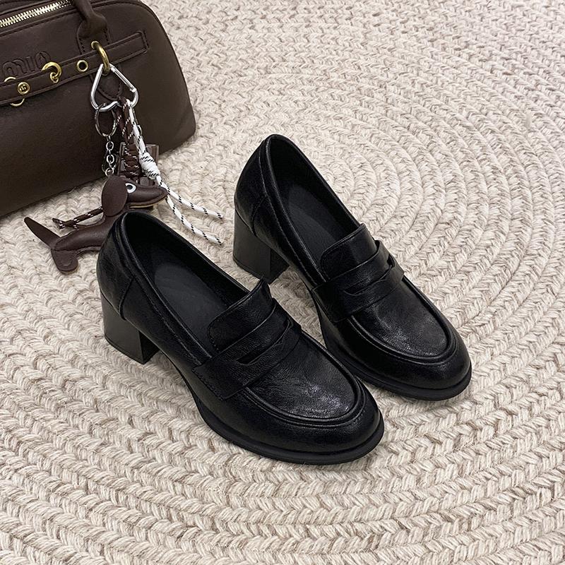 

Модные Удобные Черные Мягкие Туфли с Глубоким Вырезом Весенние Туфли на Блочном Каблуке Женские для Офиса Мама Модель 2025 35 чёрный