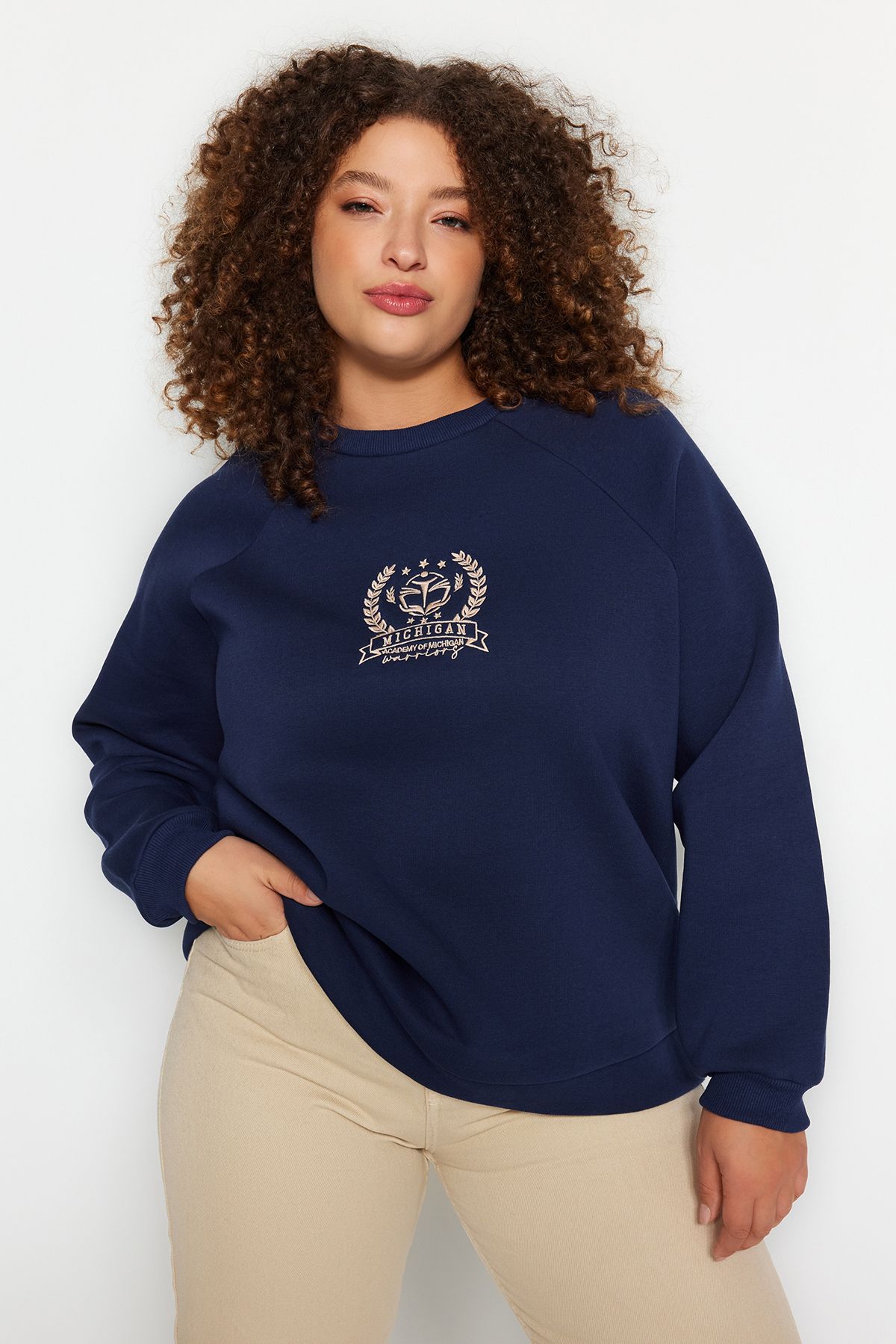 

Women s Plus Size Sweatshirt Navy Blue Thick Inside Fleece Embroidery Detailed Knitted Sweatshirt 3XL