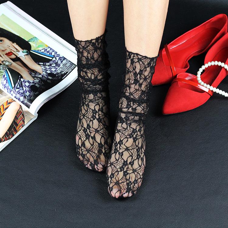 

Women s Retro Floral Lace Fishnet Mid-Calf Scrunch Socks One Size чёрный