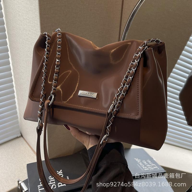 Frosted Retro Bag Women's Large Capacity 2025 New Fashion Chain Shoulder Bag Texture Class Commuter Tote Bag