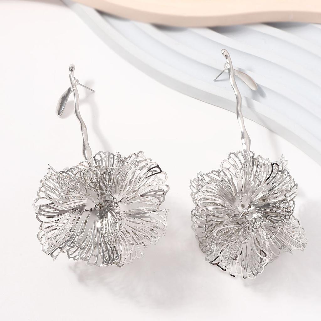 New The Same Medieval Style Metal High-end Design Cut-out Big Flower Heavy Work Branch Earrings Earrings