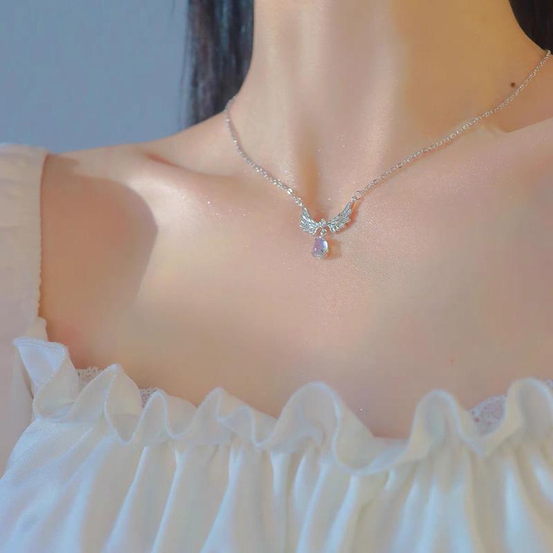 Design Zircon Angel Wings Pendant Necklace for Women Vintage Simple Silver Moonstone Necklace Y2K Jewelry