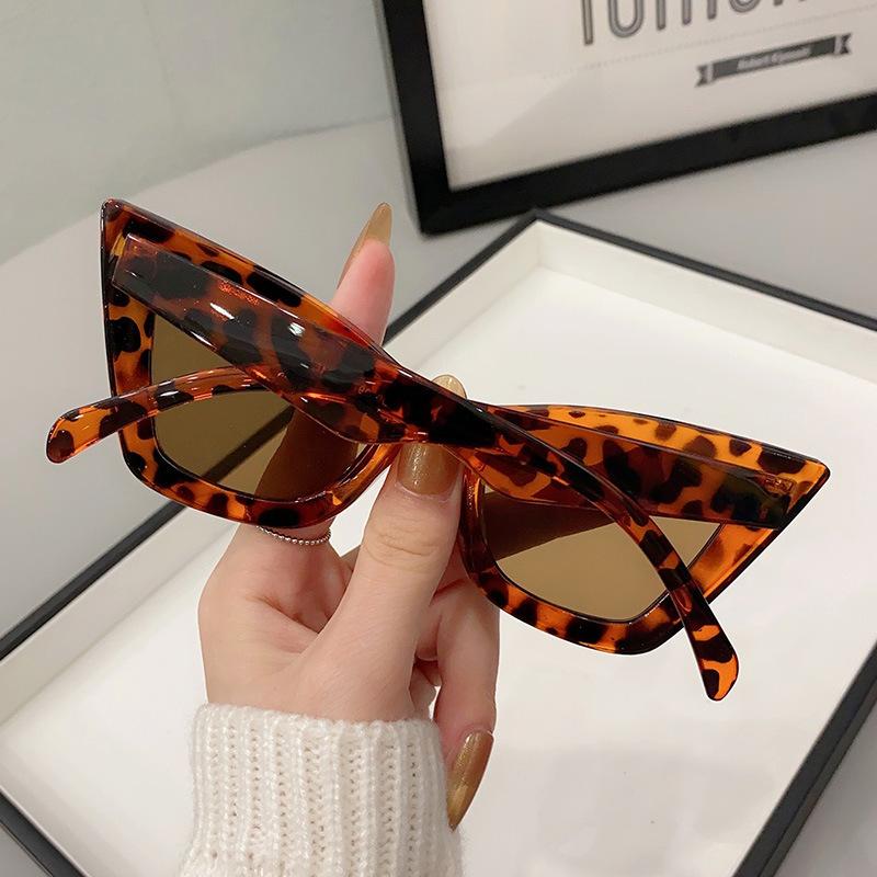 Non-polarized Big Frame Vintage Cat Eye Sunglasses Women Men Luxury Brand Sun Glasses Eye Glasses Goggle Square Male Female Sunglasses