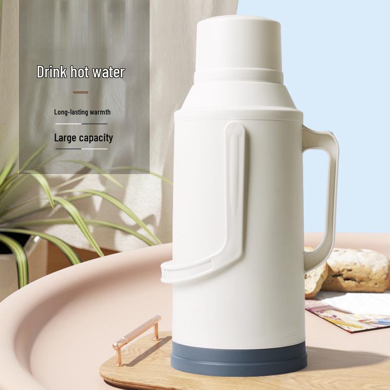 Insulated Large-Capacity Hot Water Bottle/Thermos Flask for Students & Dorms with Old-Fashioned Plastic Shell