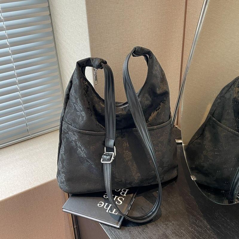 Stylish New Chinese Embroidered Tote Bag For Women With Large Capacity And Soft Design