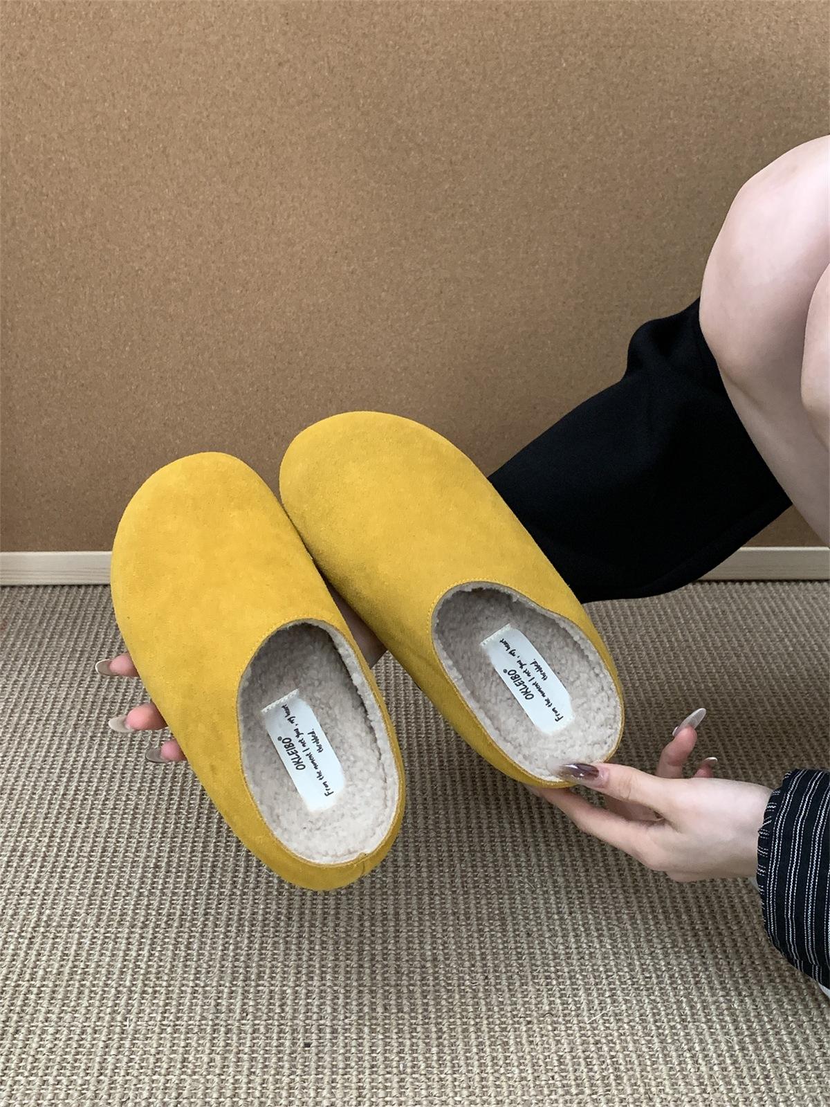 

Увеличение внутренней высоты на 5 см~ Обувь Birkenstock, маленькие женские полушлепанцы на толстой подошве из бархата, осенне-зимние хлопковые туфли, новые шлепанцы с закрытым носком 39 жёлтый