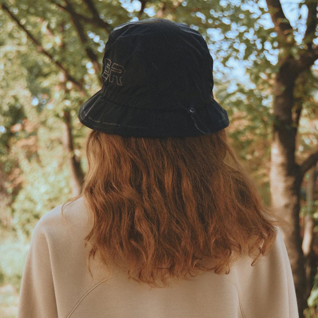 CHALLENGER Women'S Metallic Logo Point Slit Shape Adjustable String Bucket Hat Black