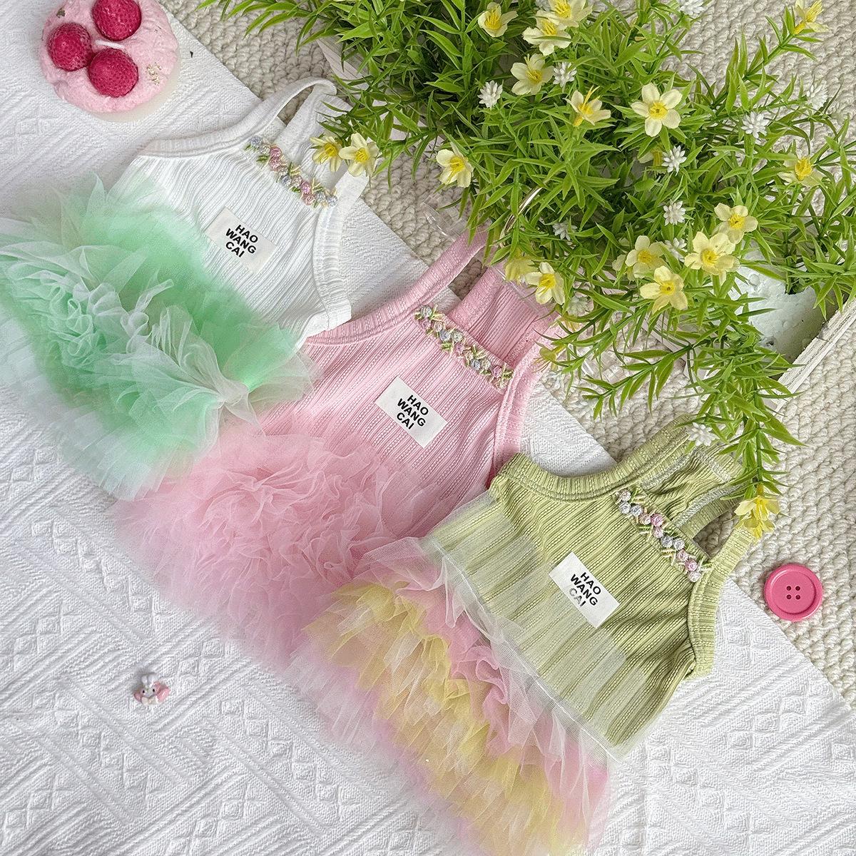 

Pet Princess Dress: Spring/Summer Puffy Tulle Skirt for Cats & Small Dogs M - Chest 40 Back 26 [5-7 Catty]