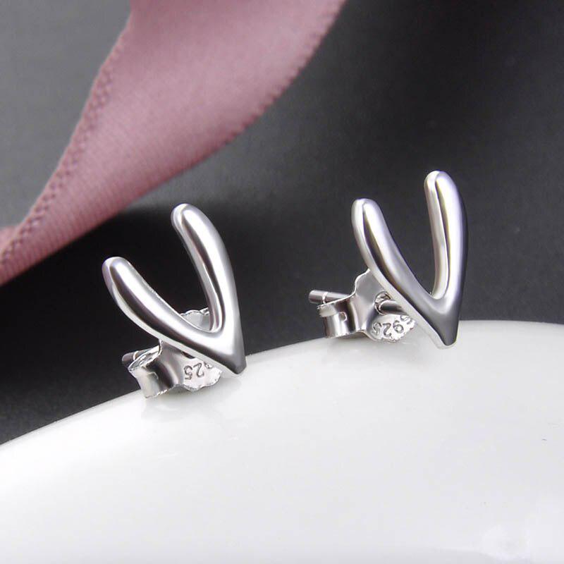 

Tancise Новые серебристые серьги-пусеты V-образной формы с буквами для женщин, модная бижутерия, подарки для свадебной вечеринки, серьги