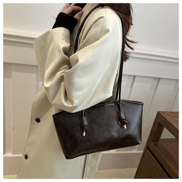 High-End Retro Large-Capacity Women's Tote Bag - 2025 Autumn/Winter Commuter Shoulder Handbag