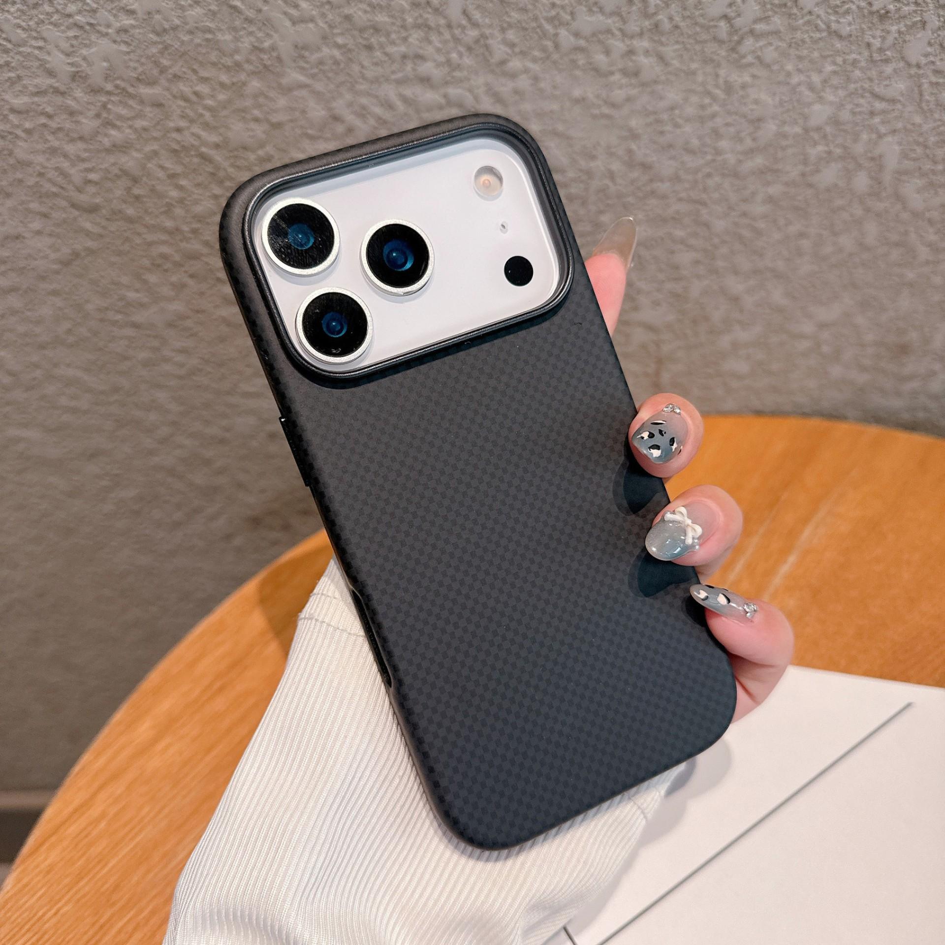 

Роскошный магнитный чехол для телефона с текстурой углеродного волокна для iPhone 17 Air Pro Max Премиальная приятная на ощупь крышка, совместимая с Magsafe iPhone Air чёрный