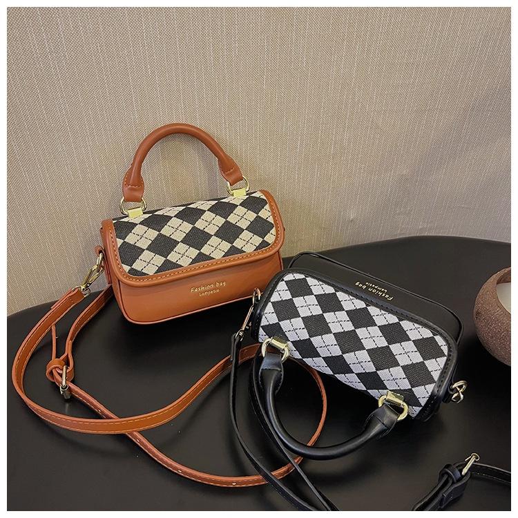 IELGY women's fashion mobile phone bag can be carried and messaged