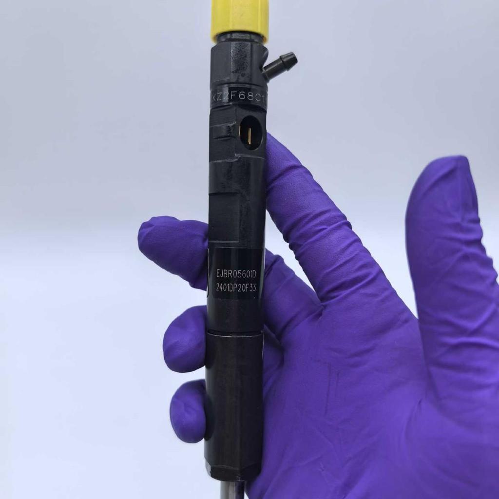Premium EJBR05601D Common Rail Injector for Volvo Engines