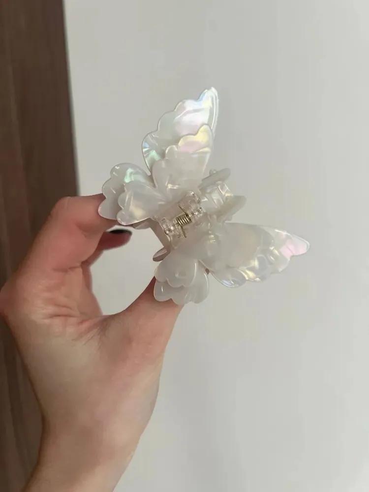 

Butterfly Hair Claw Clip for Women Durable Plastic Hairpin Hair Accessories for Everyday Use and Special Occasions One Size
