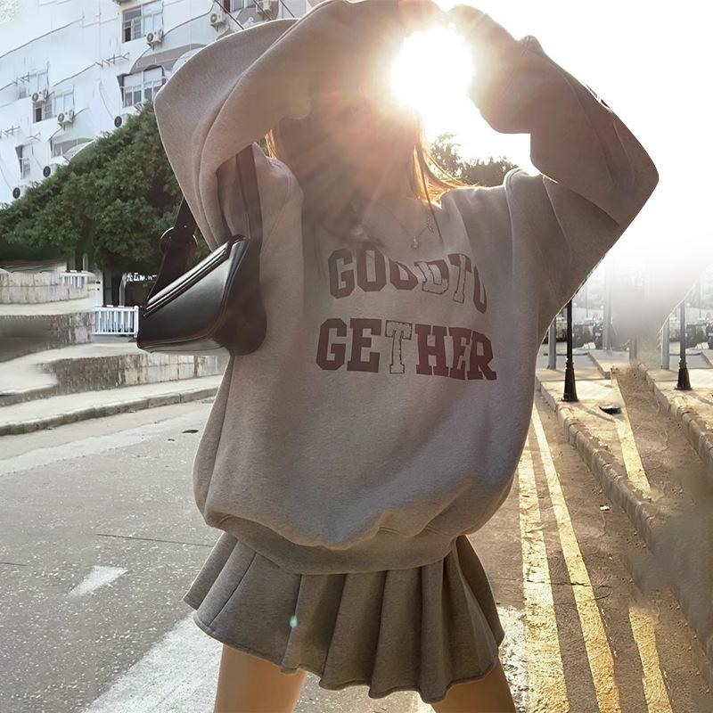 

Women s Winter Retro Fleece-Lined Pullover Hoodie & High-Waisted Pleated Skirt Set M серый