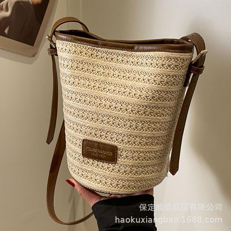 Fashion Versatile Shoulder Straw Casual Woven Bag Women's New 2025 Summer Beach Vacation Bag Textured Backpack