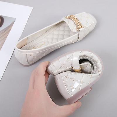 Lackleder Mokassins mit eckiger Spitze Koreanische Version Frühling und Herbst rutschfeste flache Schuhe 2024 neue flache Freizeitschuhe