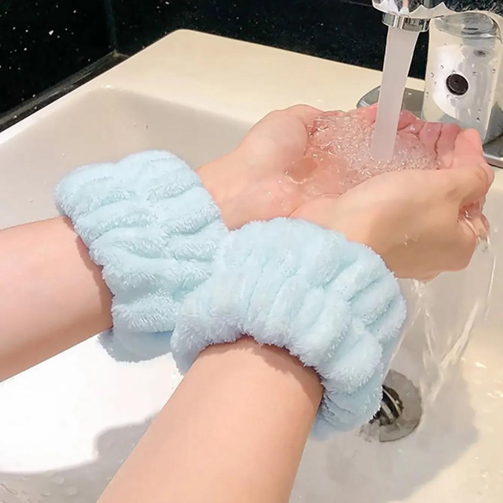 1Pair Wash Face and Wrist Absorb Water Sleeve Cover Sports Wipe Sweat Wrist Strap Moisture-proof Oversleeves Cleaning Supplies