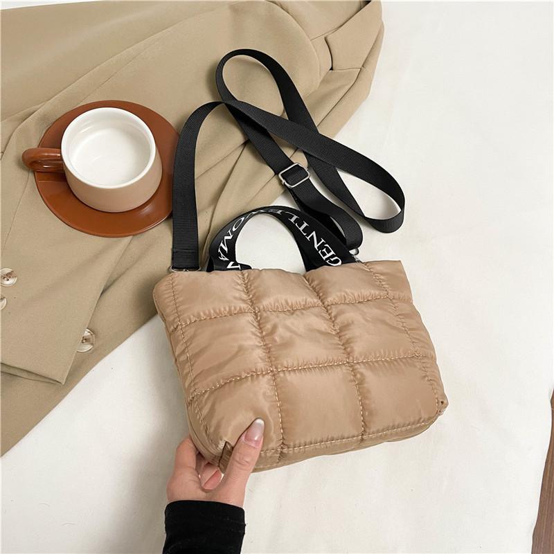 

Сумка из нейлоновой ткани женская большая вместимость 2025 новая летняя универсальная сумка-мессенджер премиум-класса сенс портативная сумка-ведро хаки