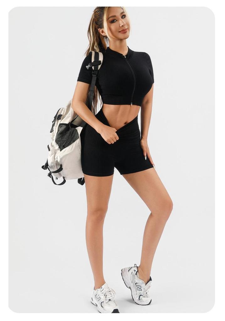 Ensemble de Sport pour Femme : Haut à Col Montant Manches Courtes Fermeture Éclair et Short Ribbed Taille Haute Contrôle du Ventre Lifting des Fesses