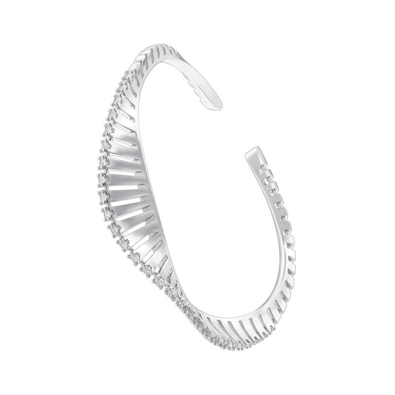 New Hollow Spherical Bracelet with Niche Design, High-end Feel, Light Luxury, Versatile and Open Mouth Jewelry Set