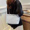 Trendy Nylon Chain Strap Tote Bag For Women Lightweight Casual Style Solid Color Large Capacity Shoulder Bag for Everyday Use CLE