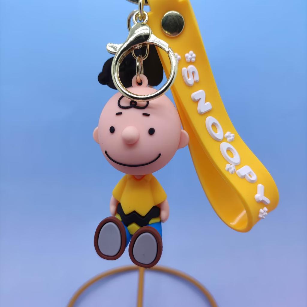 Snoopy adorable doll mobile phone keychain pendant silicone car backpack couple key ring pouch pendant creative keychain