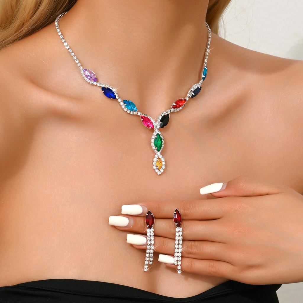 Ladies Light Luxury Shines Oblong Crystal Necklace & Ear Drop Jewelry Set