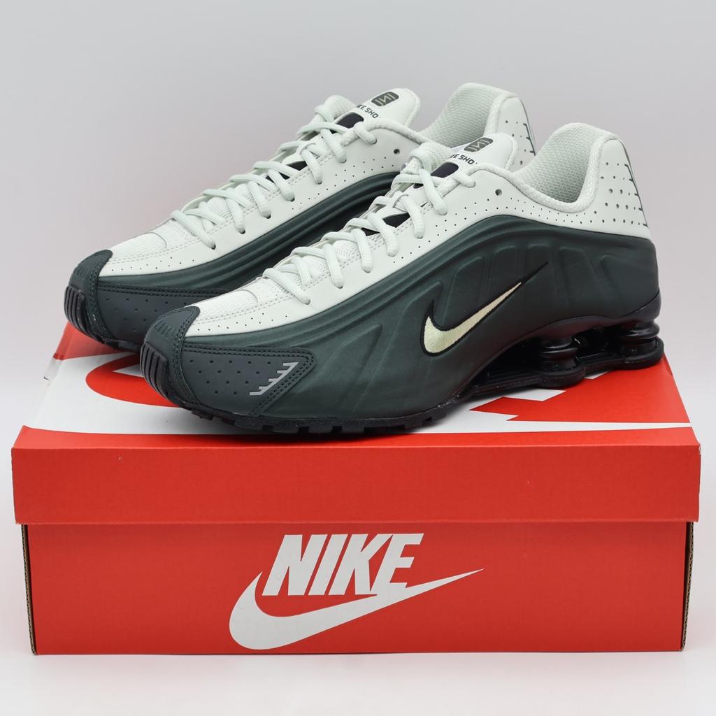 HQ1988-300 Nike Shox R4 Black Spruce Spruce Aura Black Olive Aura (Men's)