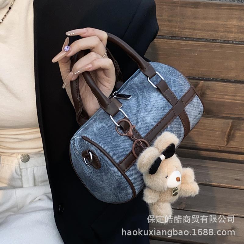 This Year's Popular Small Bag Women's Autumn and Winter Retro 2025 New Versatile Shoulder Messenger Bag Portable Pillow Bag