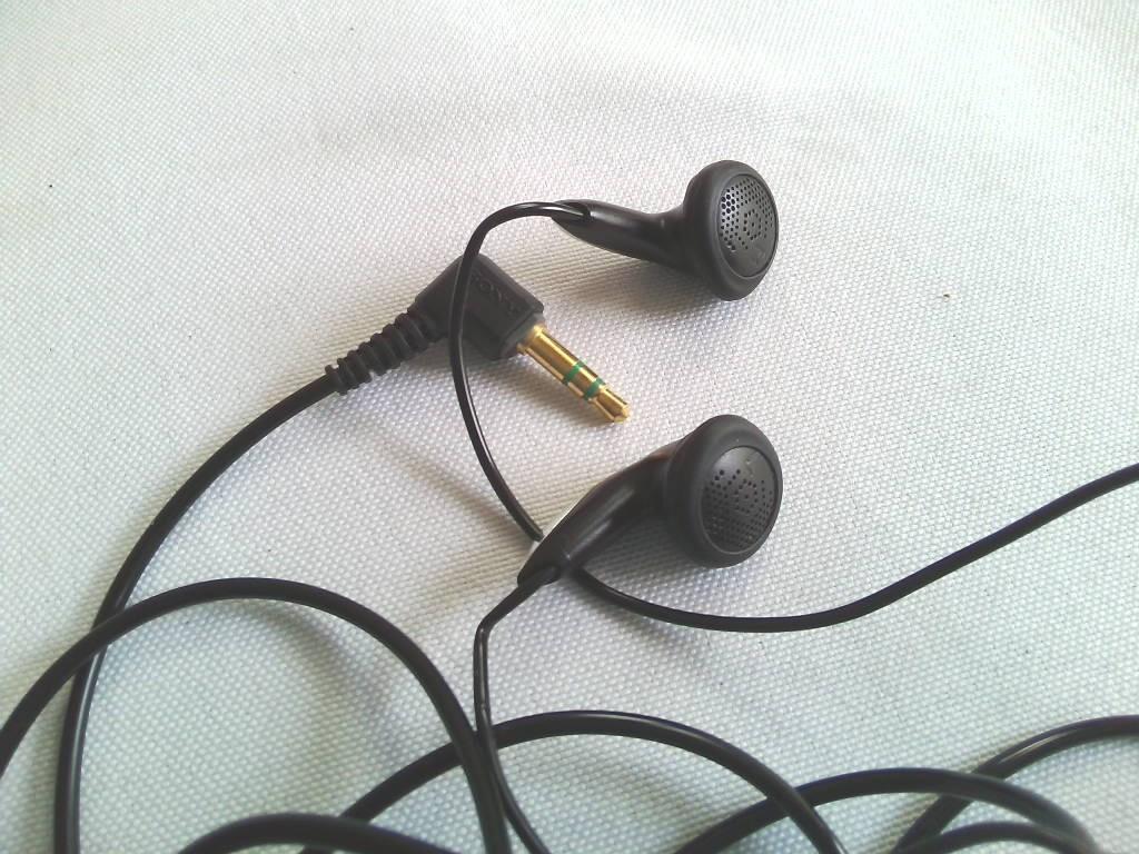 SONY MDR-E837 Stereo Earphones Working Condition