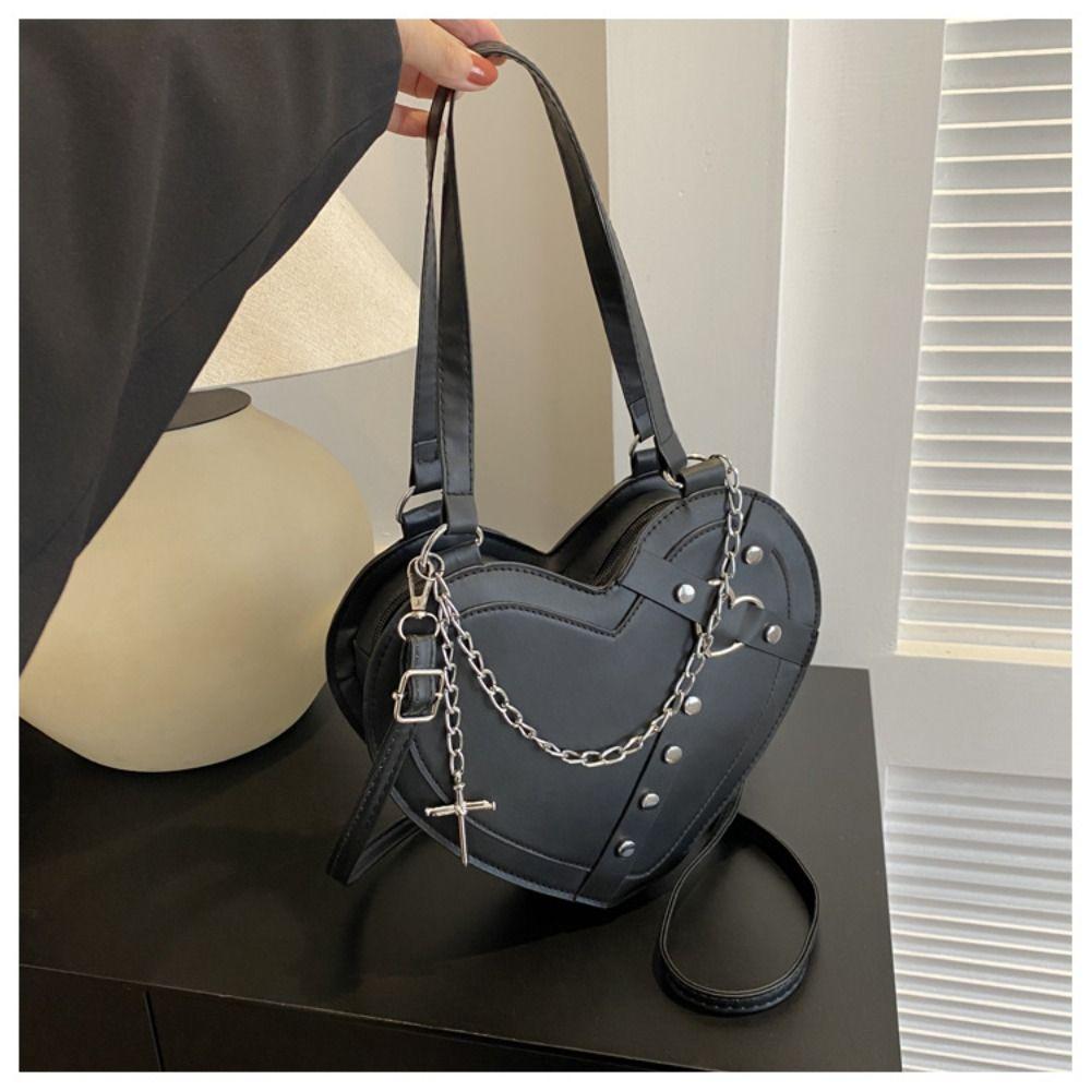 Fashion PU Leather Black Shoulder Bag Chain Rivet Large Capacity Women Crossbody Bag Portable Heart Shaped Handbag Girls