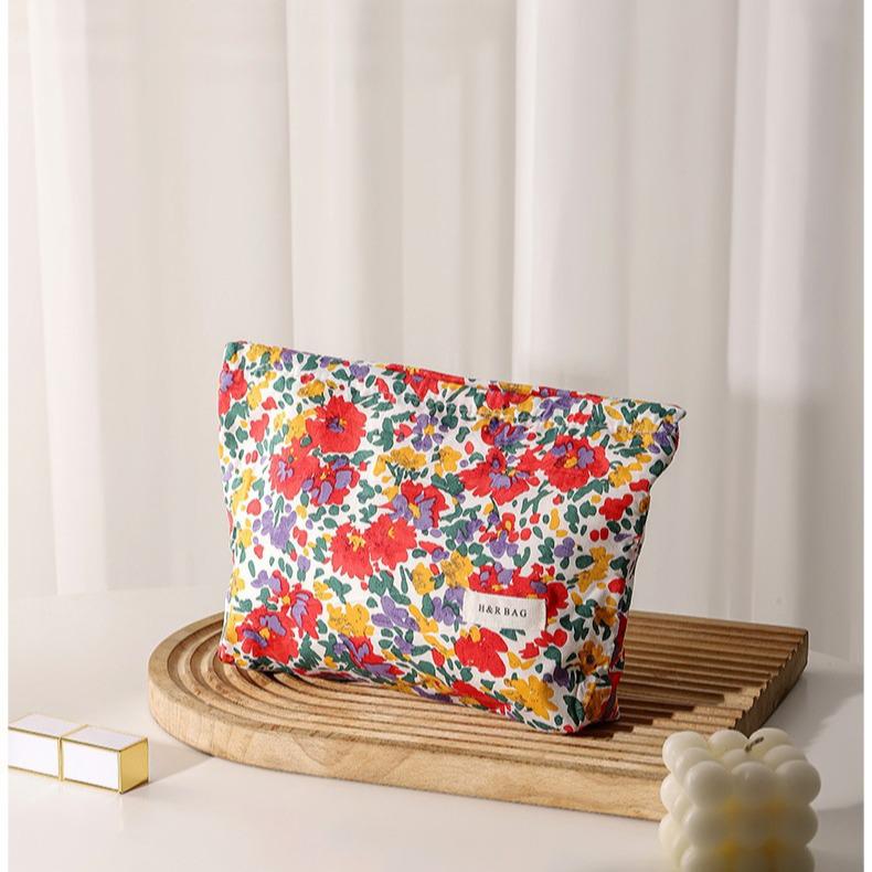 Assorted Floral Makeup & Skincare Travel Bag - Portable & Stylish for Organizing Essentials