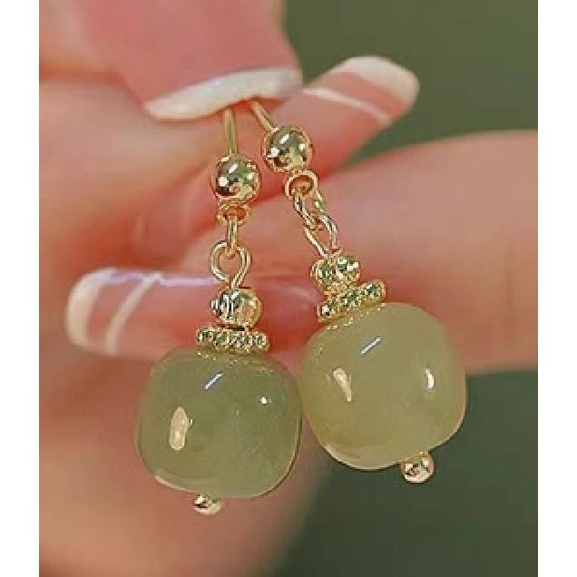 

Natural Hetian Jade Chinese Style Small Lantern Earrings for Women, Non-Pierced Ear Clips, Niche High-End Jade Hanfu Ear Accessories Ear Studs